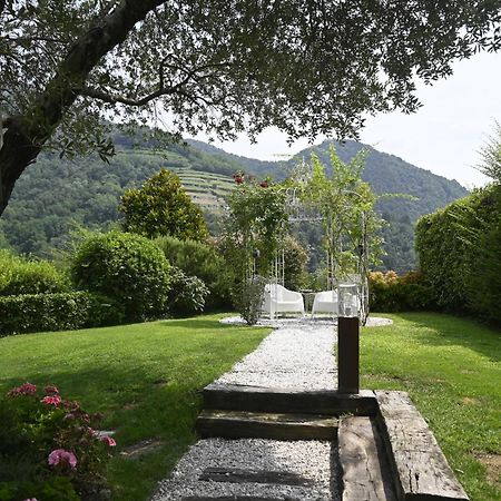 บีแอนด์บี กาซา เดล นอนโน Bed & Breakfast Adrara San Rocco ภายนอก รูปภาพ