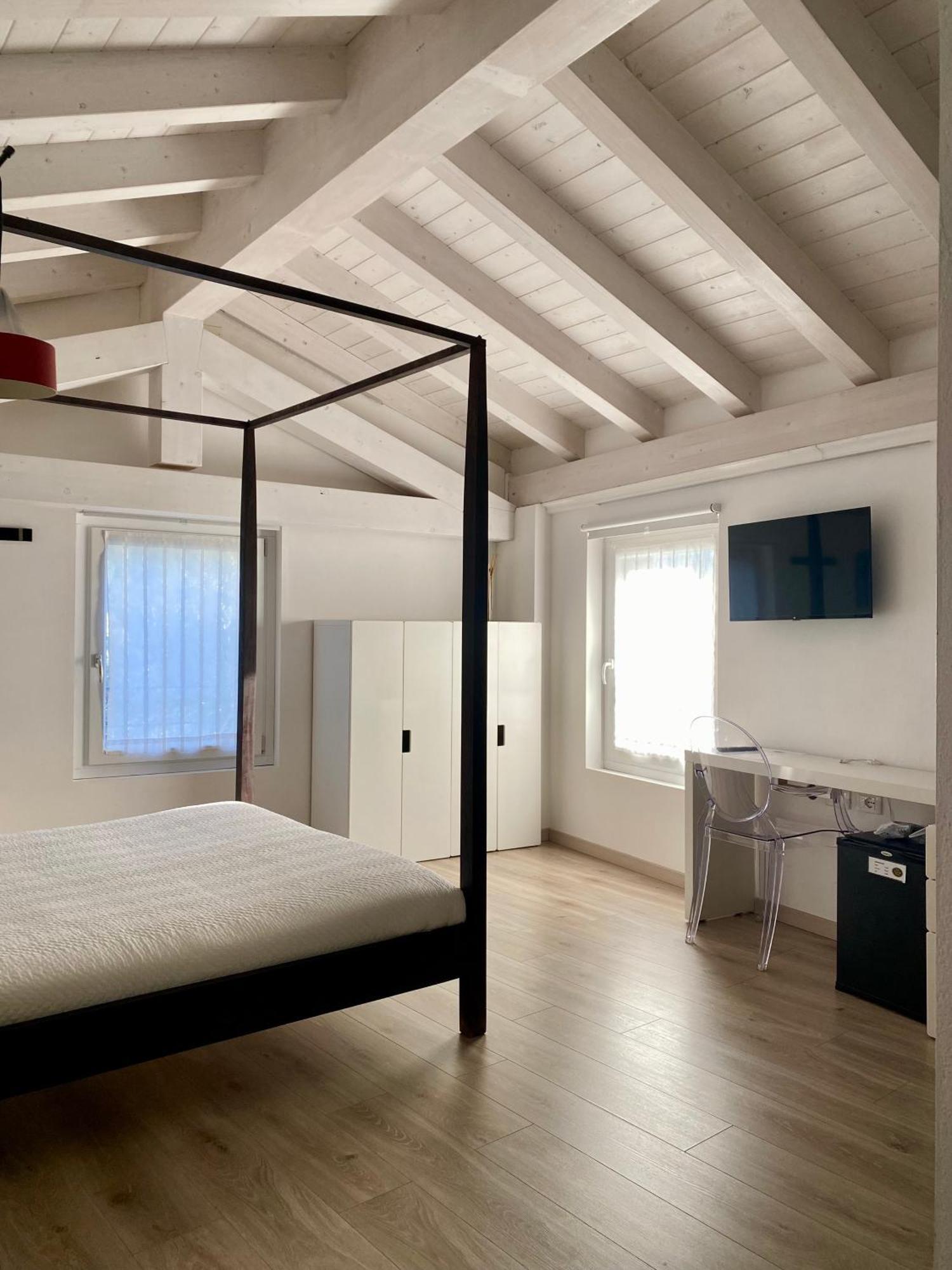 บีแอนด์บี กาซา เดล นอนโน Bed & Breakfast Adrara San Rocco ภายนอก รูปภาพ