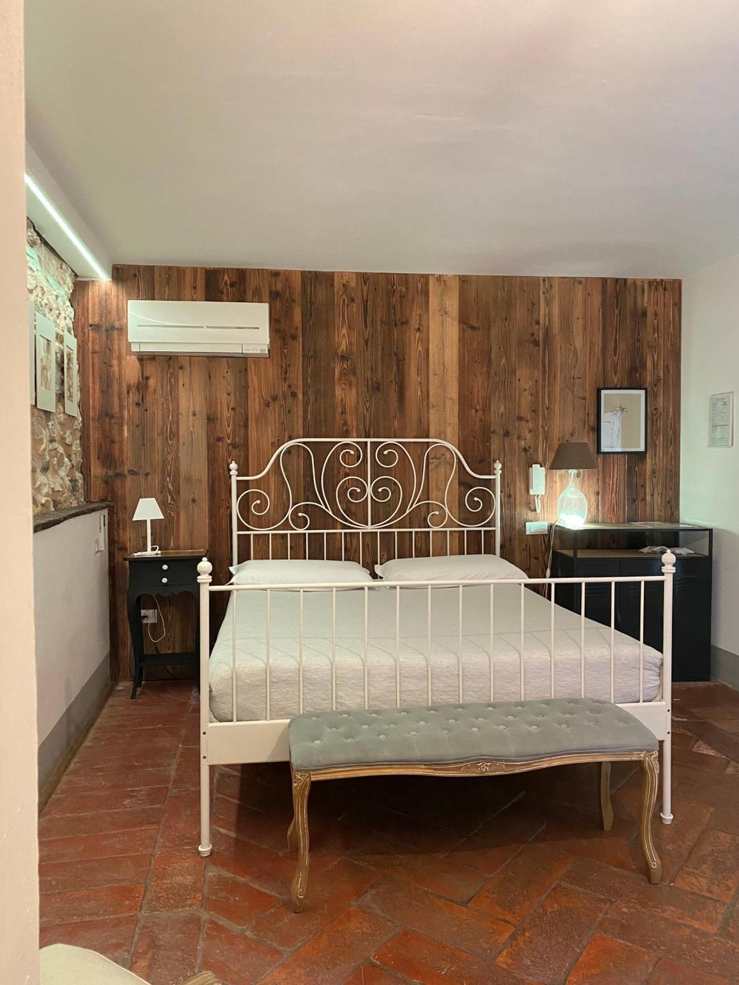 บีแอนด์บี กาซา เดล นอนโน Bed & Breakfast Adrara San Rocco ภายนอก รูปภาพ