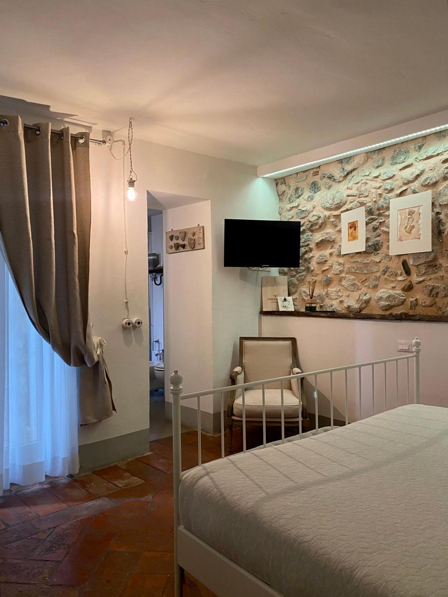 บีแอนด์บี กาซา เดล นอนโน Bed & Breakfast Adrara San Rocco ภายนอก รูปภาพ