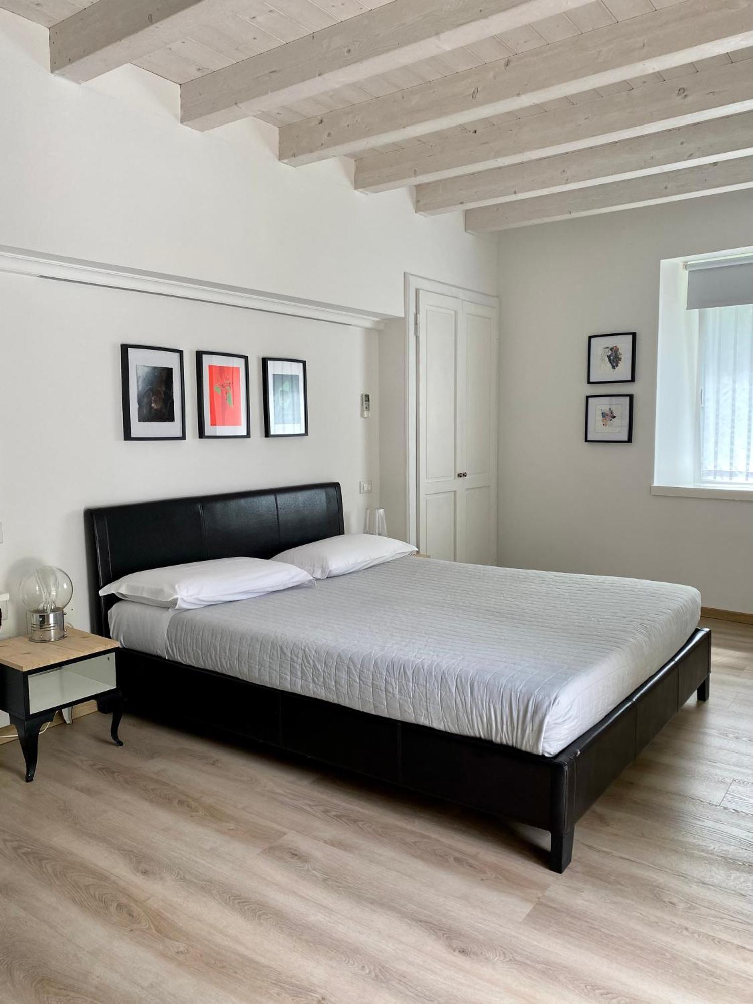 บีแอนด์บี กาซา เดล นอนโน Bed & Breakfast Adrara San Rocco ภายนอก รูปภาพ