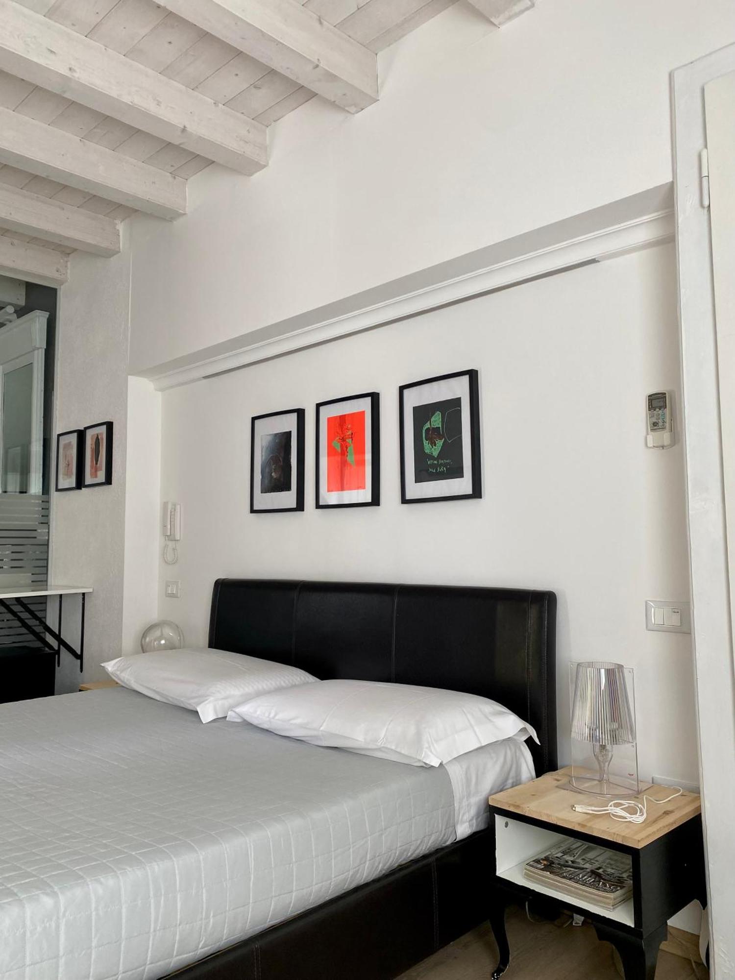 บีแอนด์บี กาซา เดล นอนโน Bed & Breakfast Adrara San Rocco ภายนอก รูปภาพ