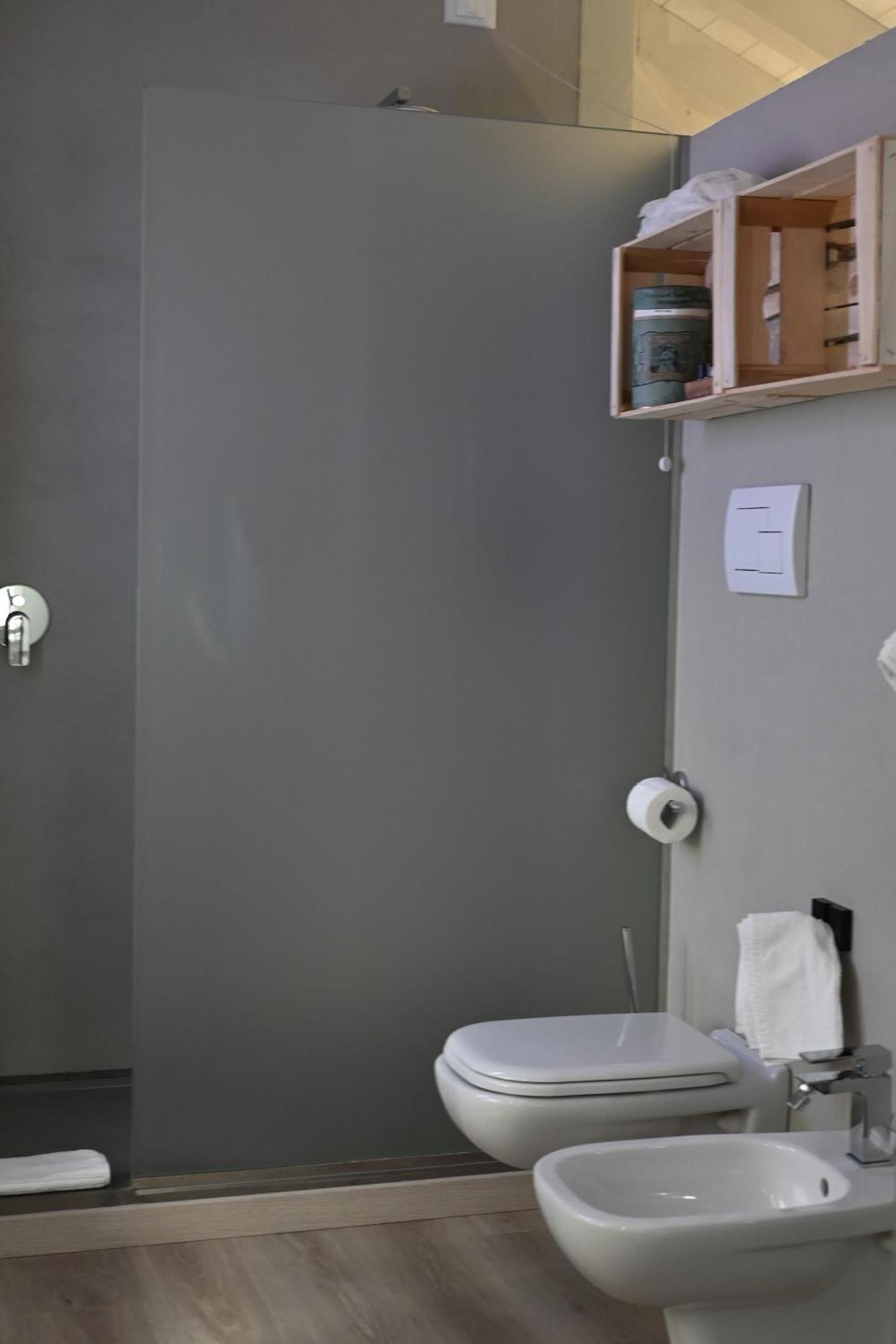 บีแอนด์บี กาซา เดล นอนโน Bed & Breakfast Adrara San Rocco ภายนอก รูปภาพ