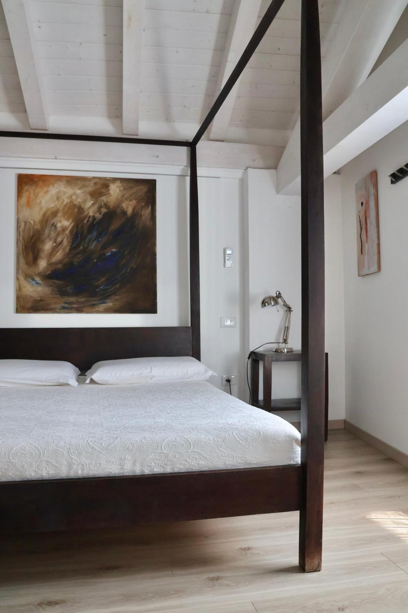 บีแอนด์บี กาซา เดล นอนโน Bed & Breakfast Adrara San Rocco ภายนอก รูปภาพ